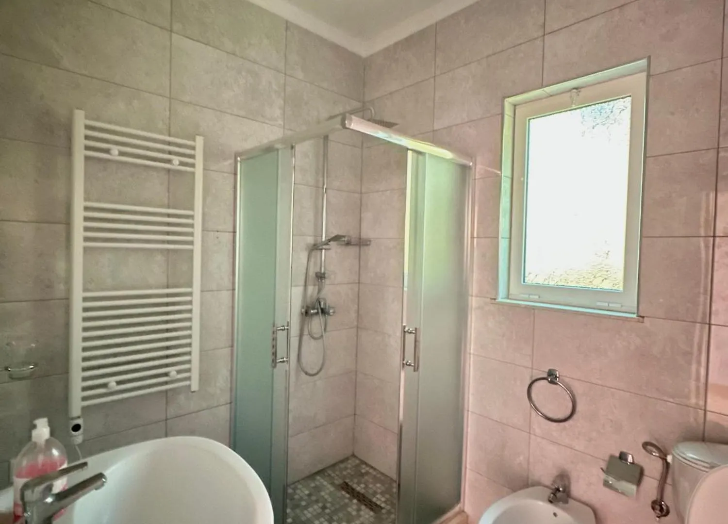 Tirana Residence 0*,  Albania
